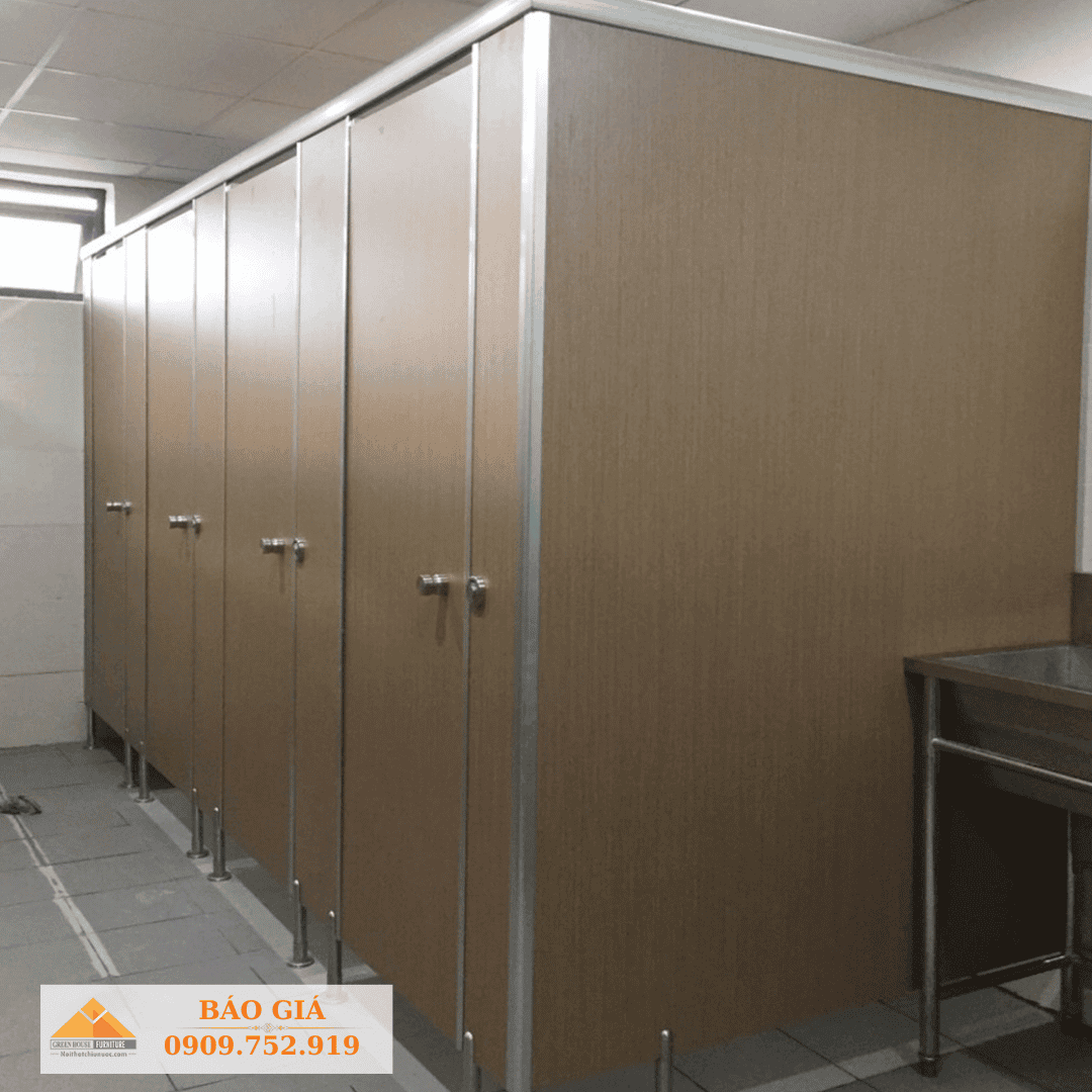 Thi công vách vệ sinh Compact-1