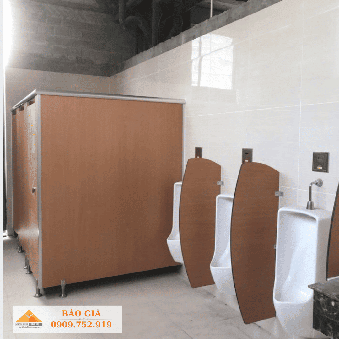 thi-cong-vach-ngan-ve-sinh-compact-lam-dong-3