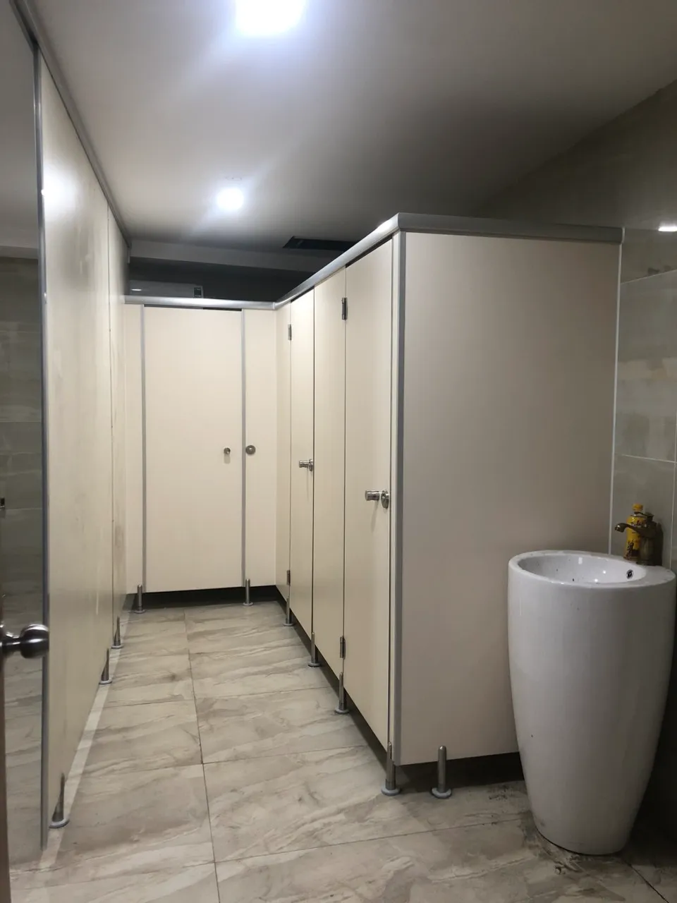 tam-compact-hpl-mau-trang-avi-2