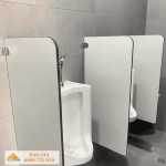 Báo giá vách ngăn vệ sinh chống nước